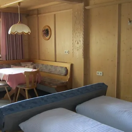Haus Krößbacher Fulpmes Zimmer foto