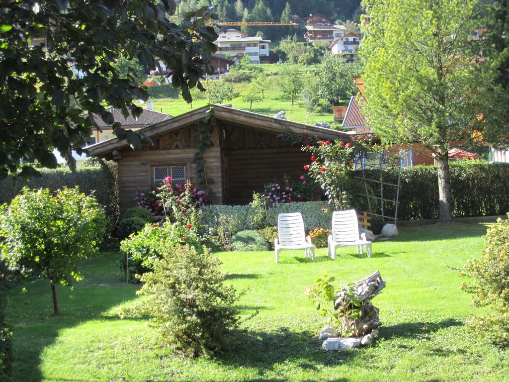 Haus Kroessbacher Homestay Fulpmes