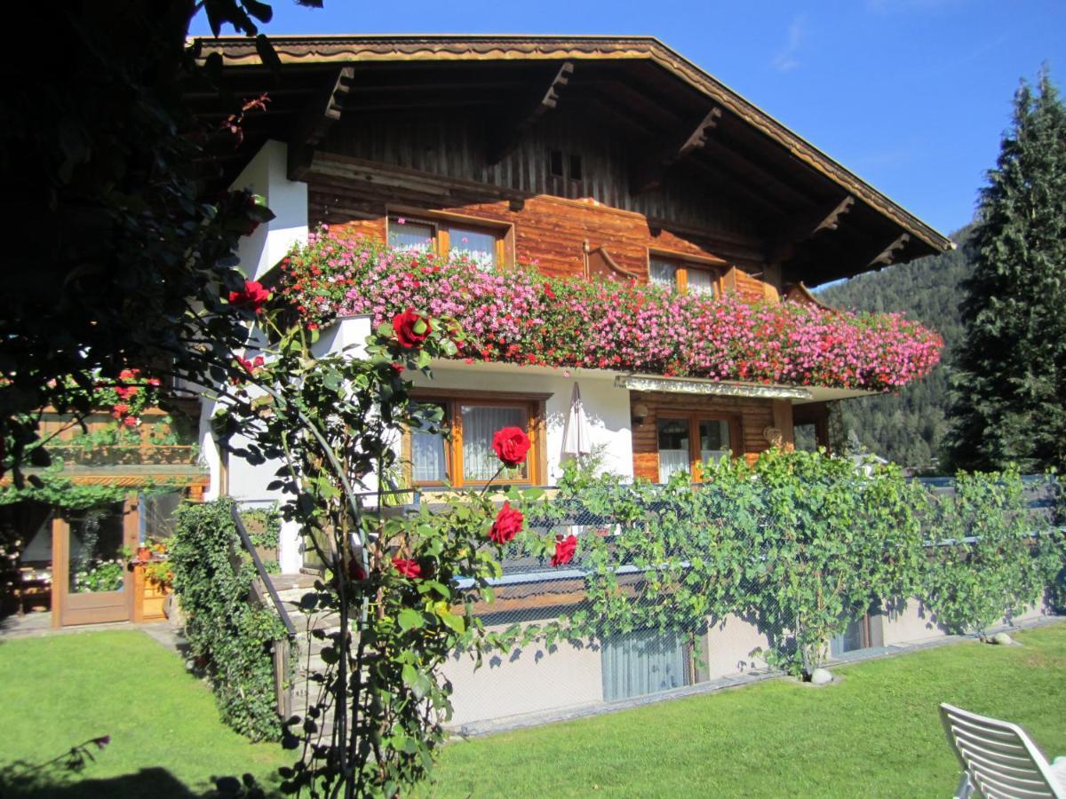 Haus Kroessbacher * Fulpmes